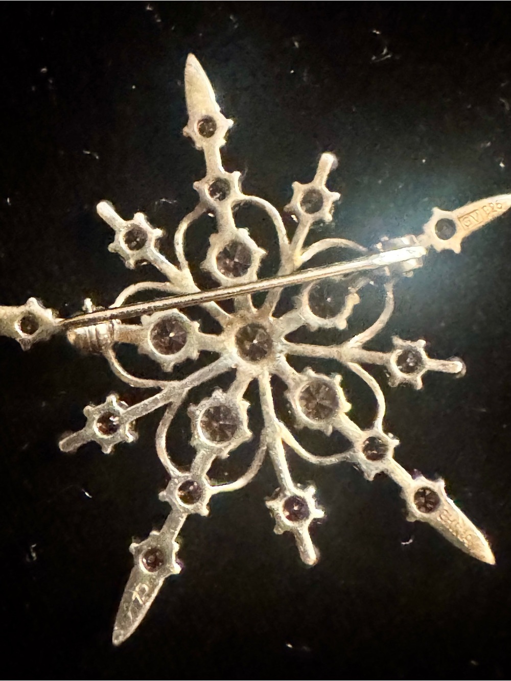 Vintage 925 Silver Snowflake brooch with CZ Clear Crystal accents - Picture 2 of 10